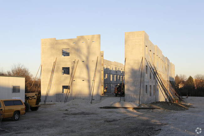 Foto del edificio - Arbor Place of Lisle Senior Living