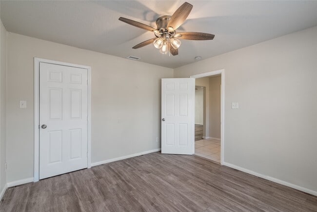Building Photo - 22115 Fincastle Dr