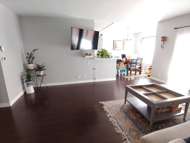 Foto del edificio - 5403 Newcastle Ave