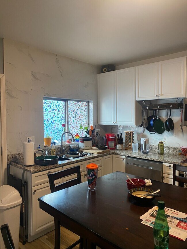 Photo - 3319 Parkview Ave Apartment