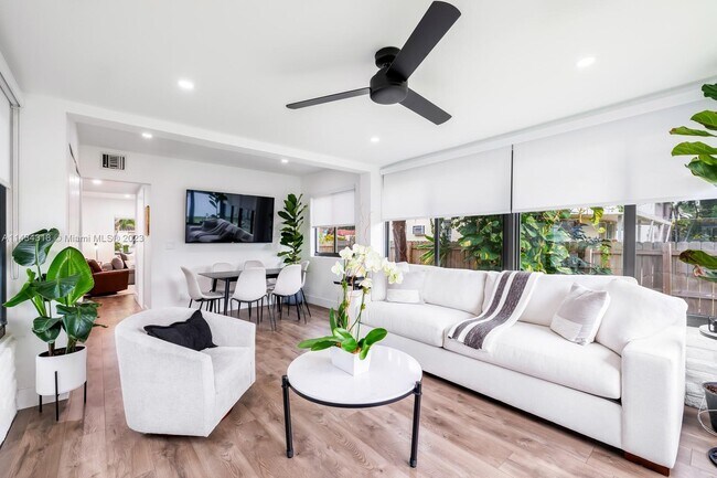 Foto del edificio - 3635 SW 16th St