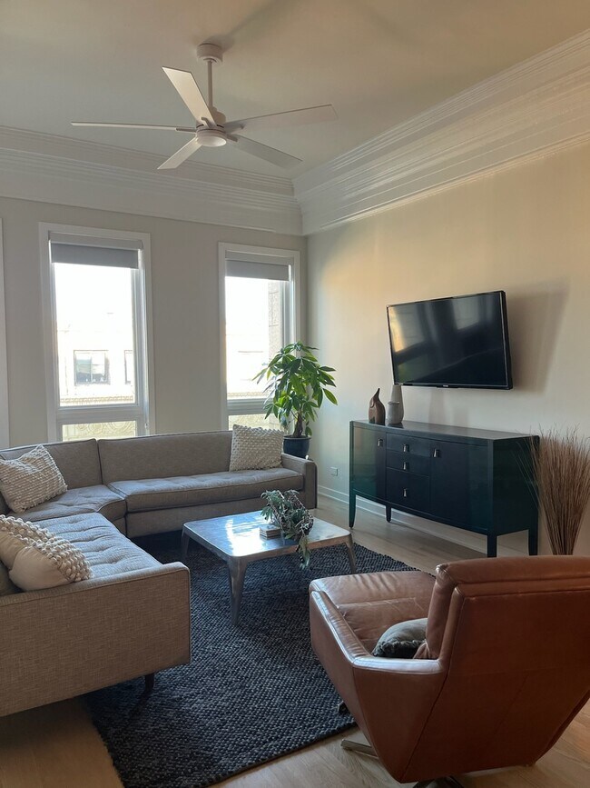 Foto del edificio - 3323 N Paulina St