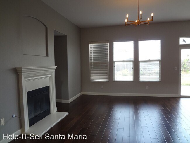 Building Photo - 3 br, 2.5 bath House - 1611 Belmont Court
