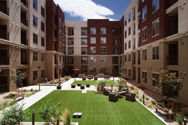 Building Photo - Luxe at Mile High