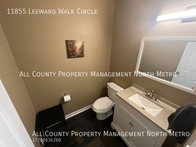 Building Photo - Spacious single family home in sought afte...