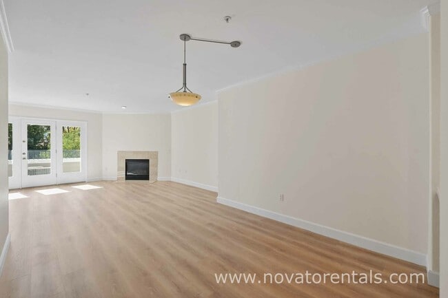 Foto del edificio - 852 Diablo Ave