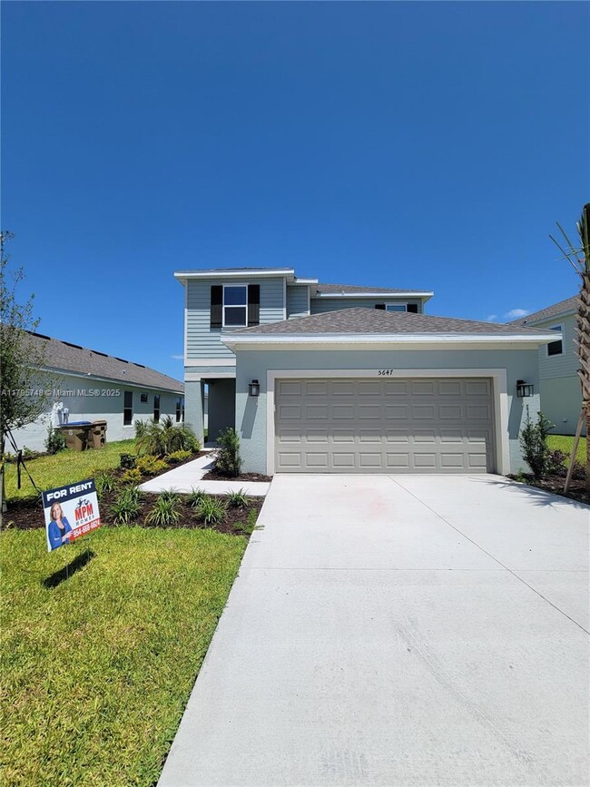Building Photo - 5647 Ficus Aurea St