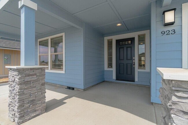 Foto del edificio - 923 NW Oak Ave
