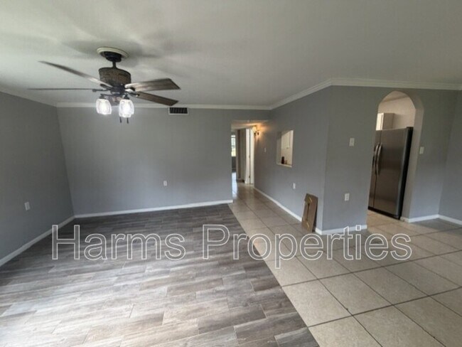 Foto del edificio - 3630 Fish Hook Ln