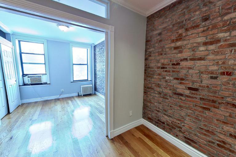Building Photo - 382 E 10th St
