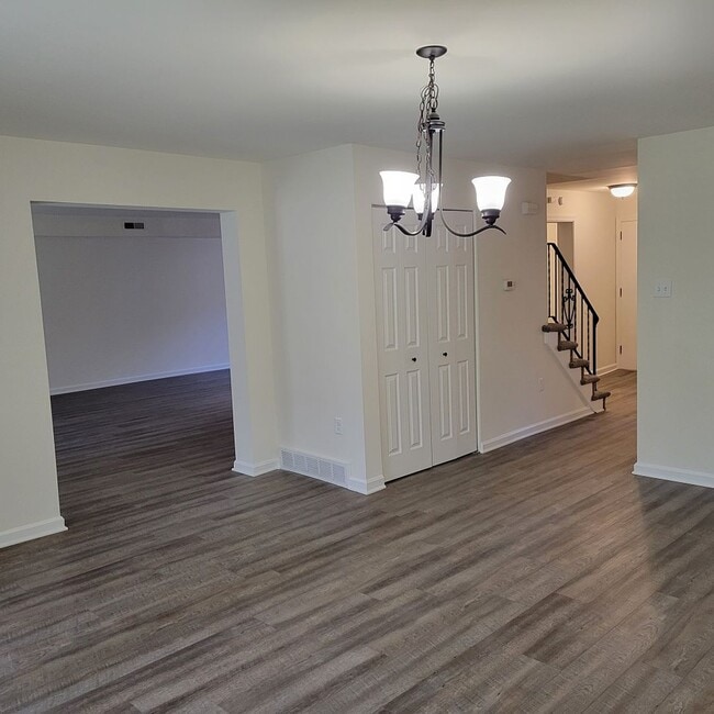 Building Photo - Chateau d'Eden