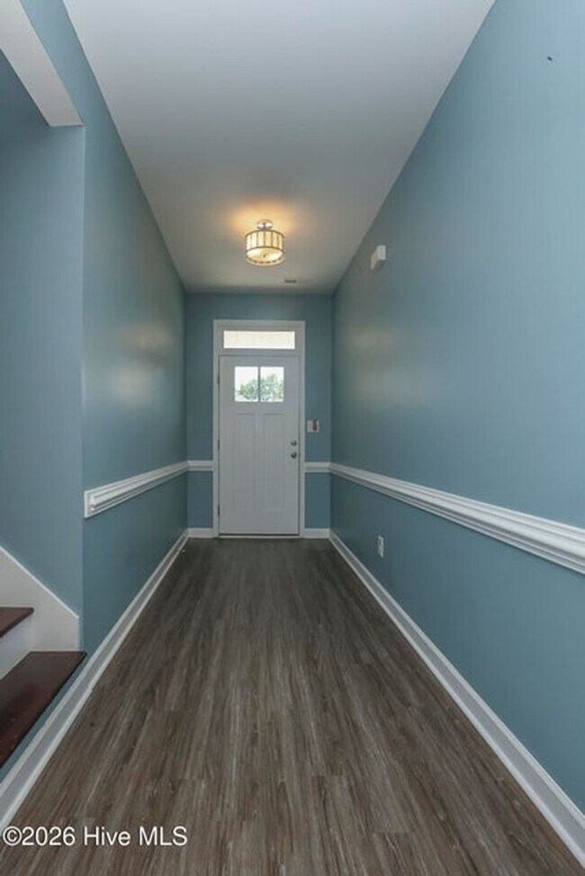 Foto del edificio - 223 Holly Grove Ct E