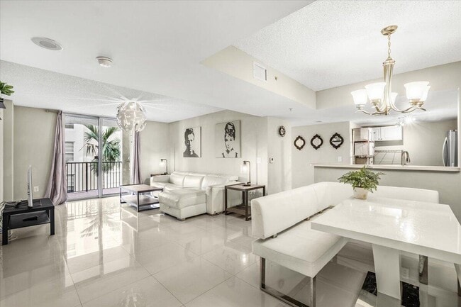 Building Photo - 520 SE 5th Ave