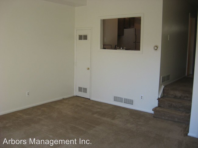 Building Photo - 1 br, 1.5 bath House - 1280 PENNSBURY BLVD.