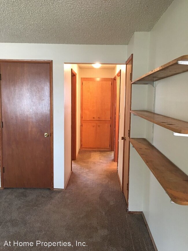 Foto del edificio - 830 SW Grove St