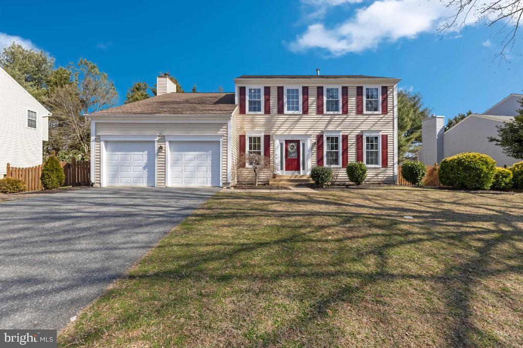 Primary Photo - 31 Westhampton Ct