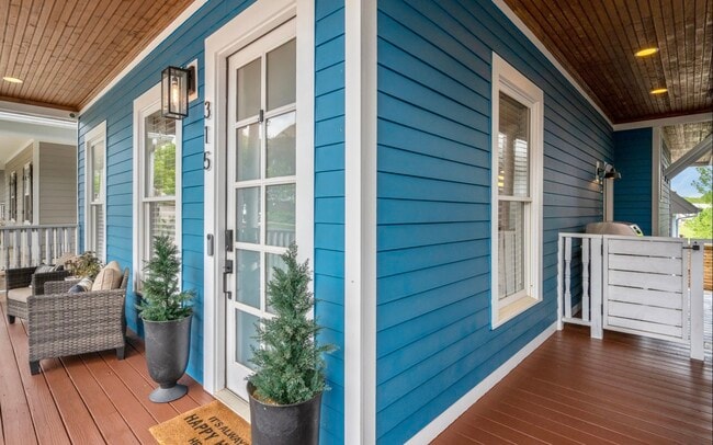 Building Photo - 315 Augusta Ave