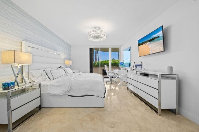 Building Photo - 3200 N Ocean Blvd