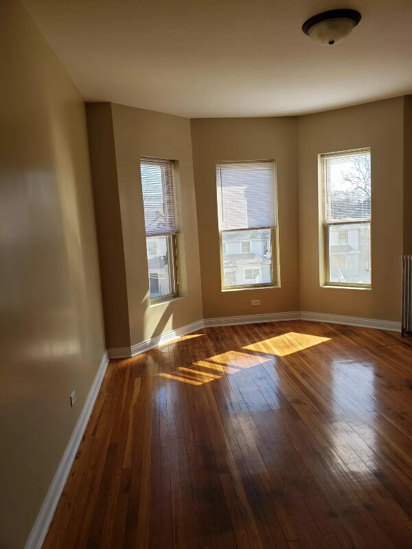 154 N Menard Ave Unit 2, Chicago, IL 60644 Room for Rent in Chicago