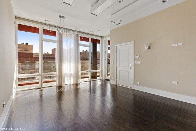 Foto del edificio - 1722 W Belmont Ave