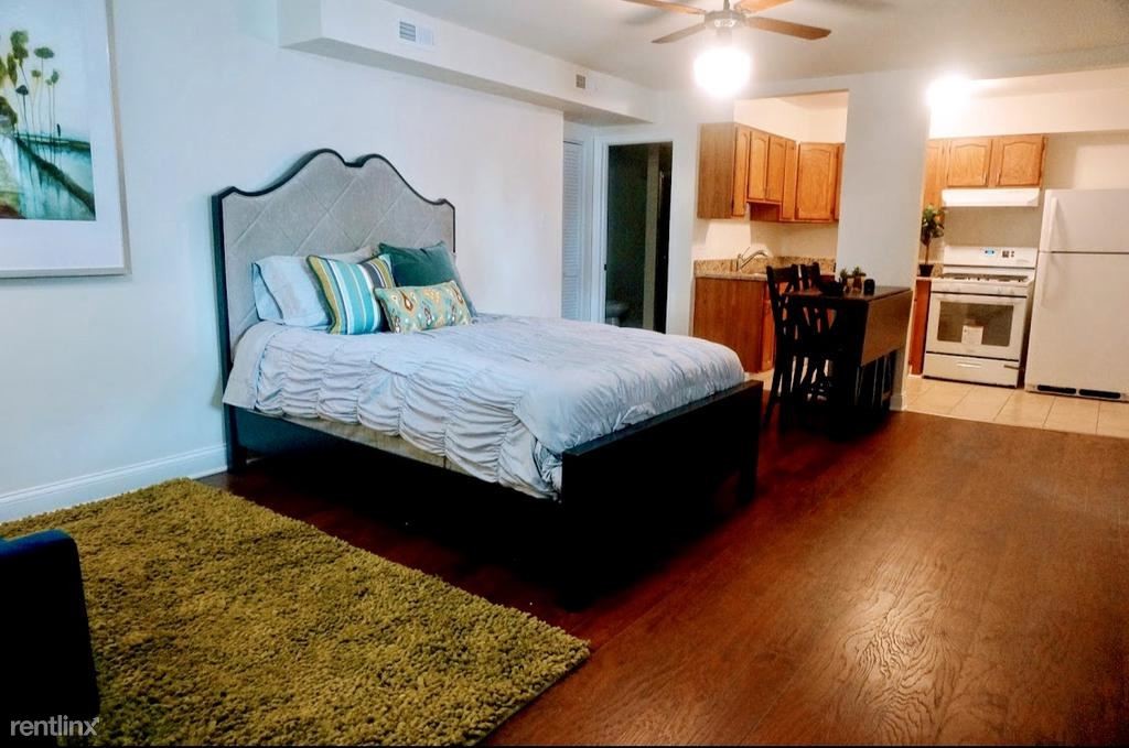 Foto principal - 8136 S Kedzie Ave