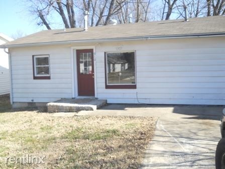 Primary Photo - 3 br, 1 bath House - 910 S Kansas Ave
