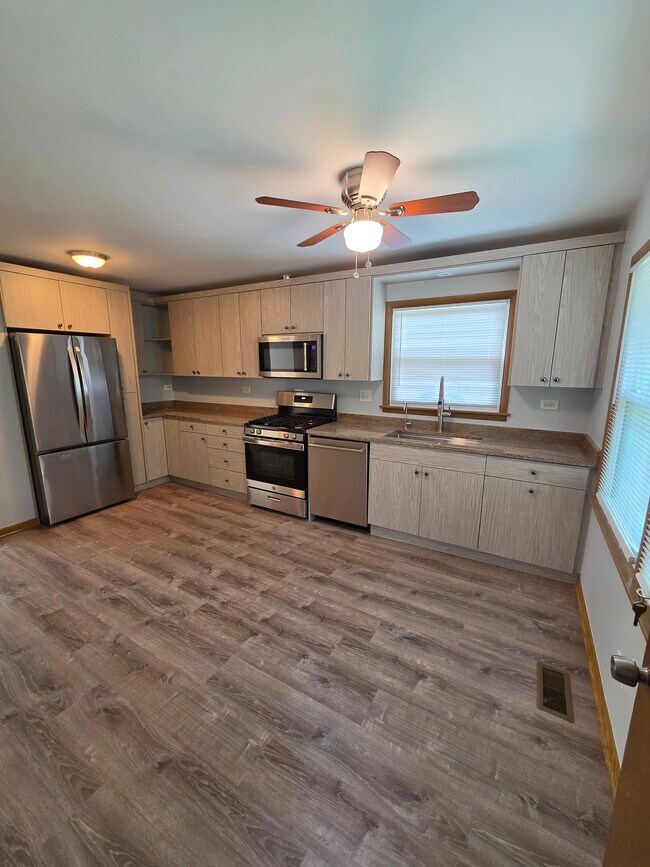 Foto del edificio - 9290 N Courtland Dr