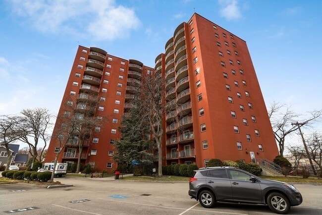Building Photo - 115 W Squantum St