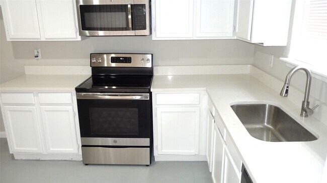 Building Photo - 13410 Rainbow Falls St