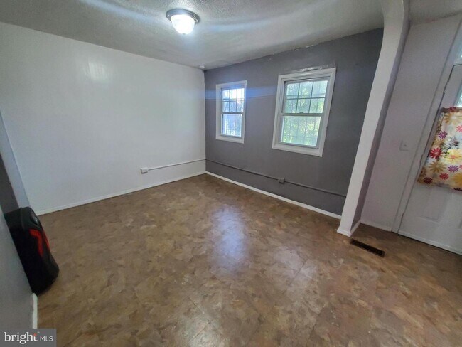 Foto del edificio - 449 Spring Garden St