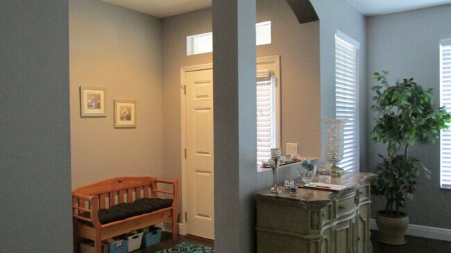 Building Photo - Tanglewylde Villa for Rent 3/2/2
