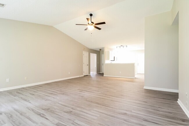 Building Photo - 2 Cattle Ct