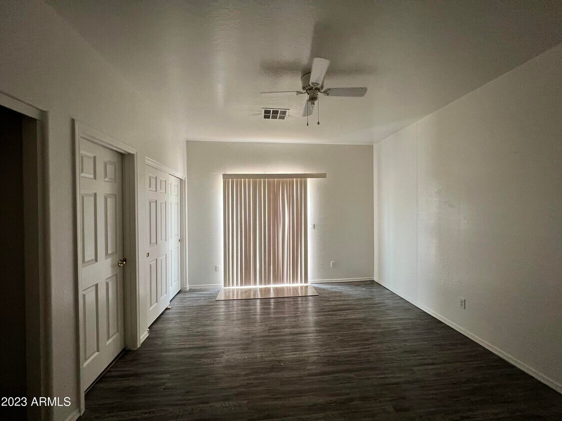 Foto del edificio - 16421 N 28th St