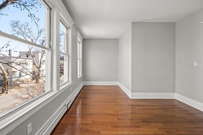 Building Photo - 13 20th Ave