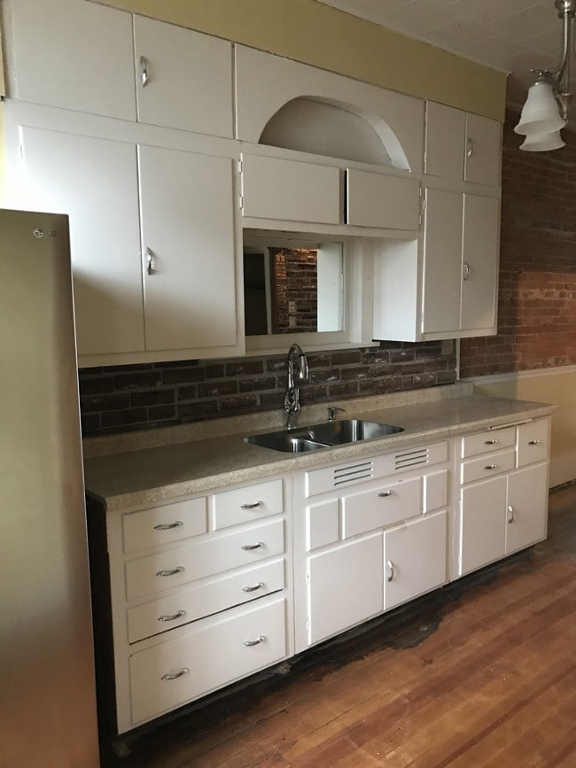 Kitchen - 2257 Jackson St
