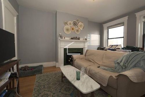 Primary Photo - 183 Harvard Ave