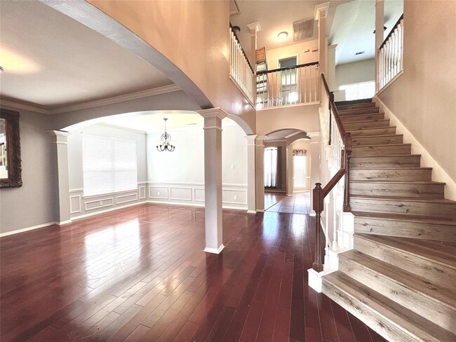 Building Photo - 22847 Red River Dr