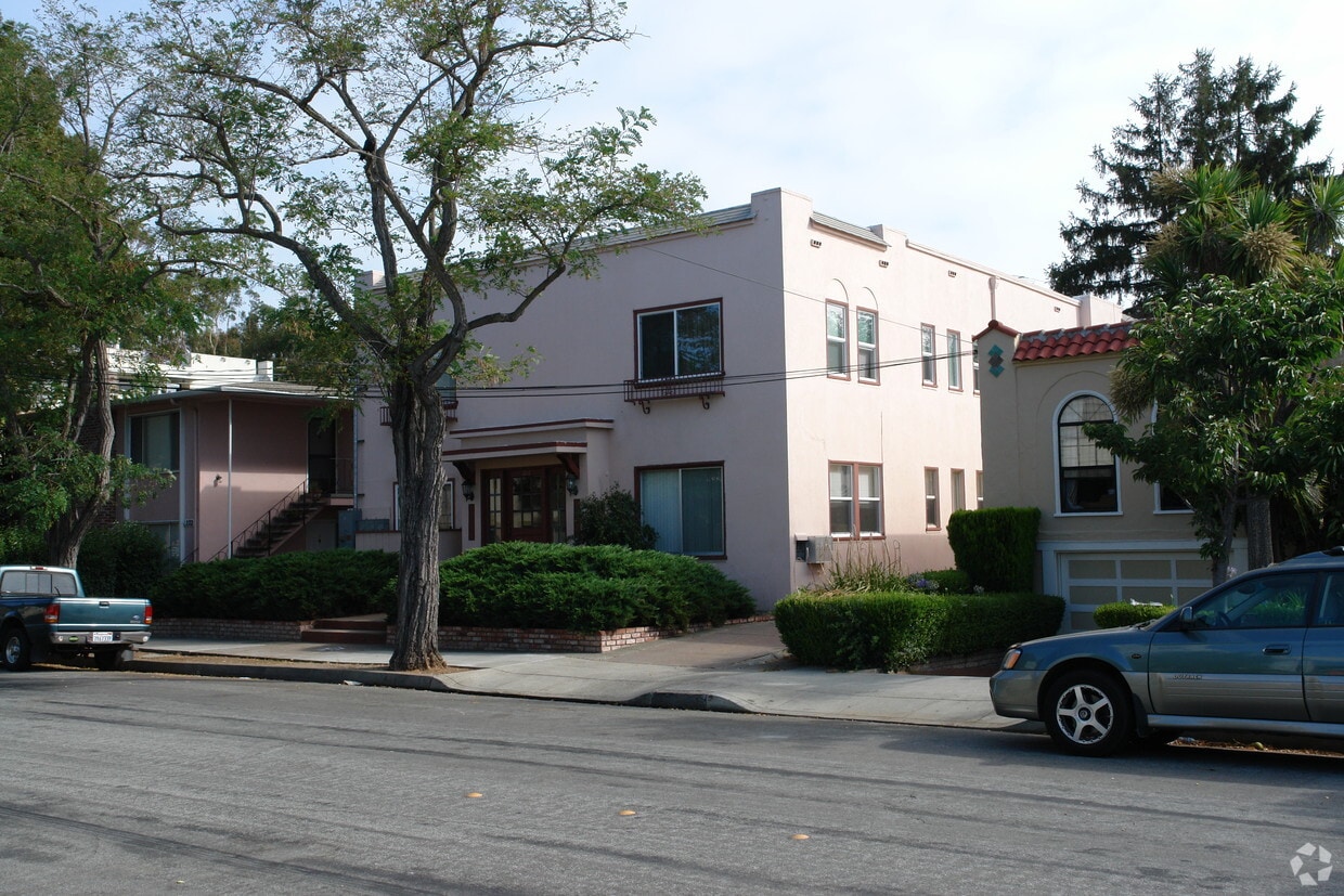 Primary Photo - 216 Myrtle Rd