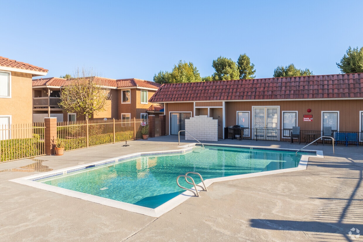 Primary Photo - Newporter Apartments