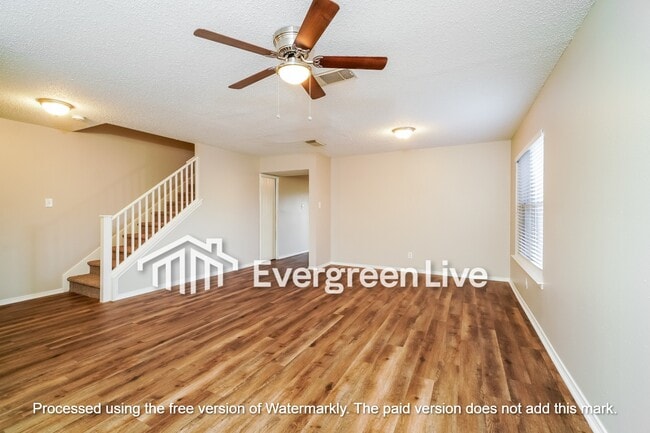 Foto del edificio - 8511 Coppermine