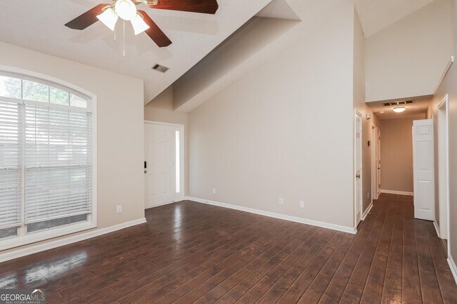 Building Photo - 525 Flintlock Dr