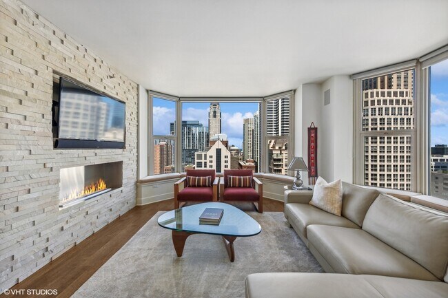 Building Photo - 25 E Superior St