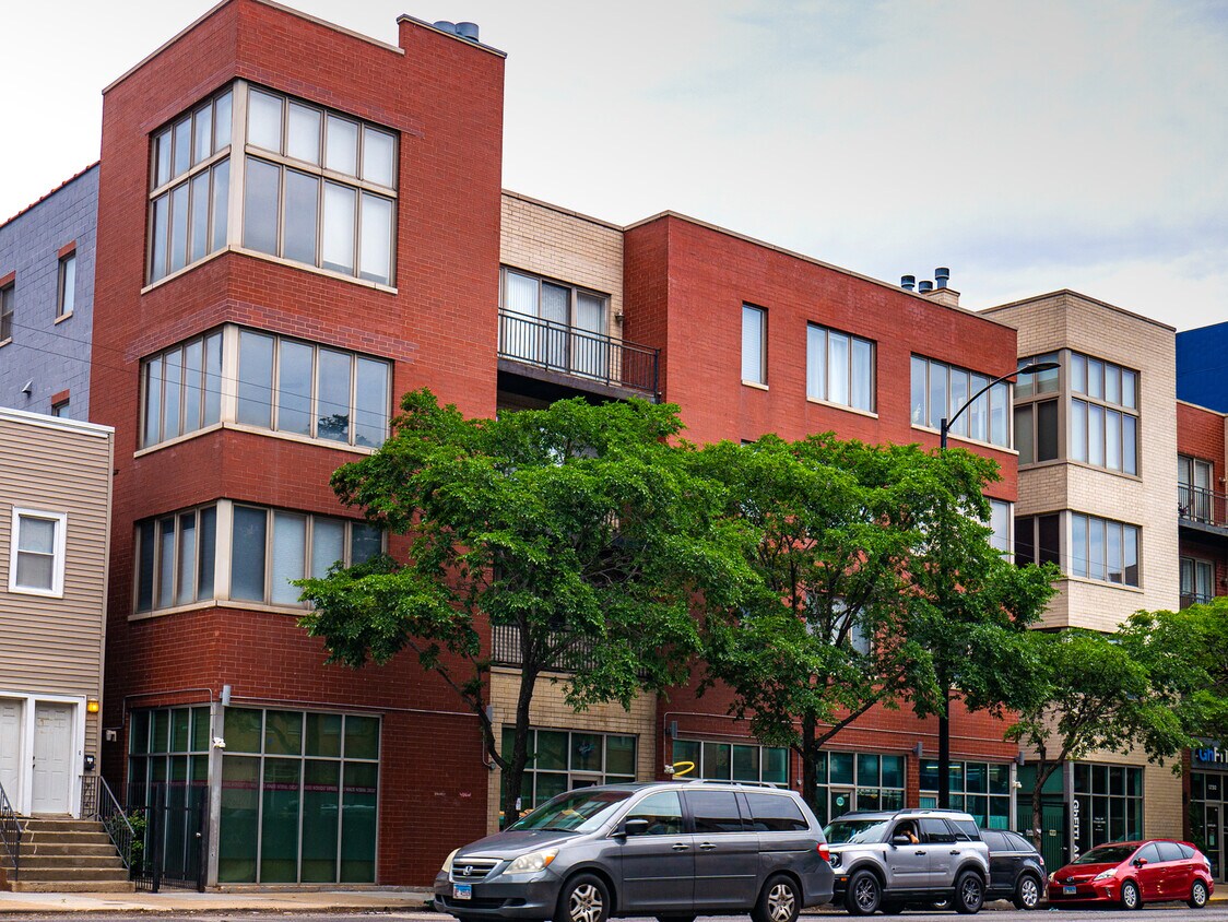 Primary Photo - 1722 N Western Ave
