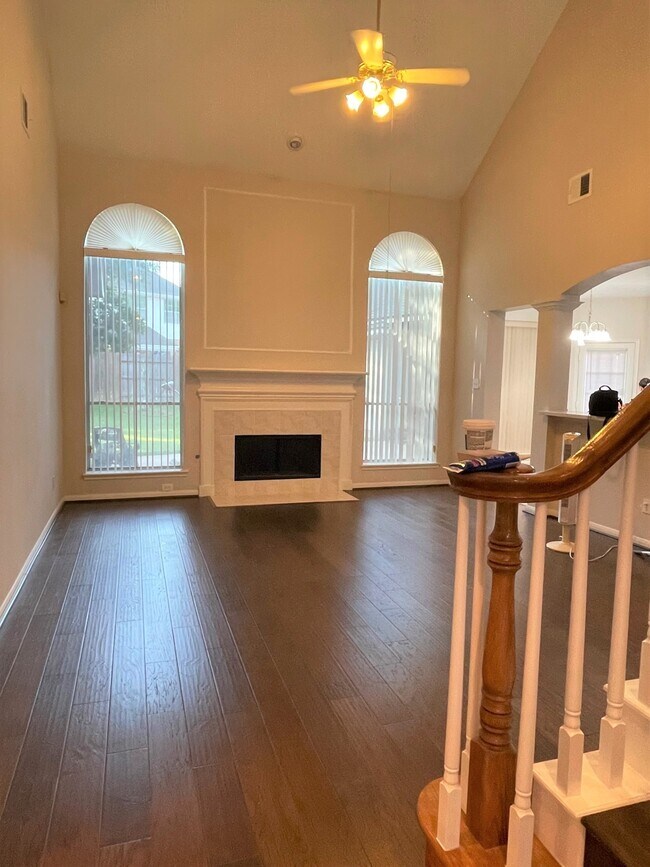 Foto del edificio - 2218 Cypress Run Dr