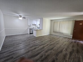 Building Photo - 5430 Corteen Pl