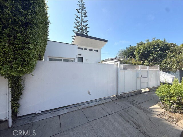 Building Photo - 840 Brooks Ave