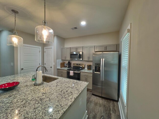 Building Photo - 3925 Overbrook Dr