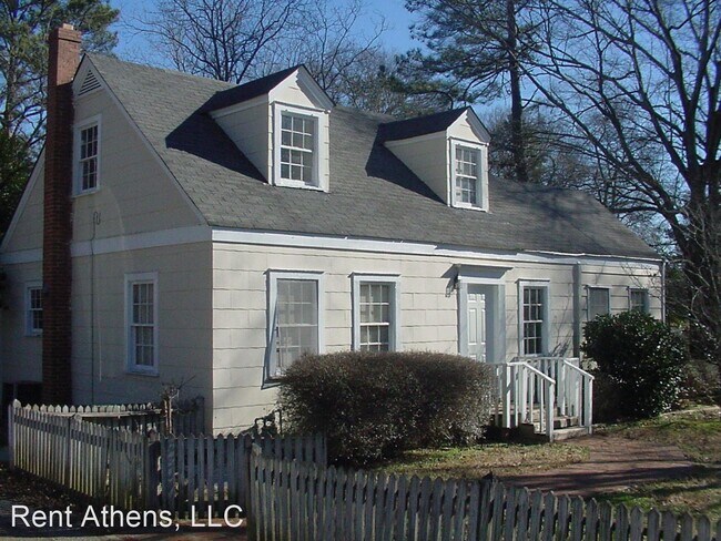 Foto del edificio - 3 br, 2 bath House - 480 Belvoir Heights