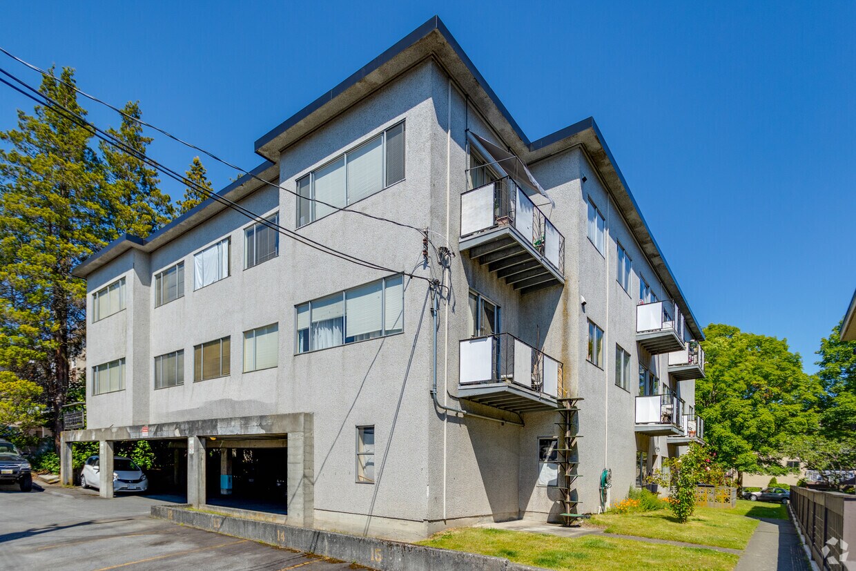 Building Photo - 8625 Osler St