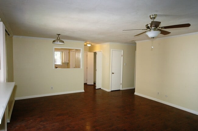 LR - 101 Pine Forest Dr